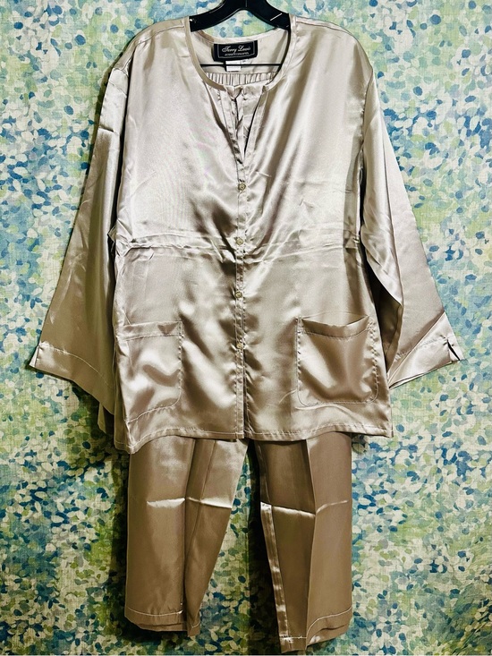 Terry Lewis Classic Luxuries Other - Terry Lewis Satin Pajama Set Metallic Ivory Lounge Set 3X NWT